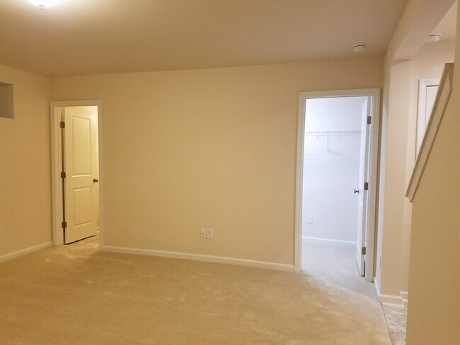 Building Photo - 1437 Salem Creek Dr