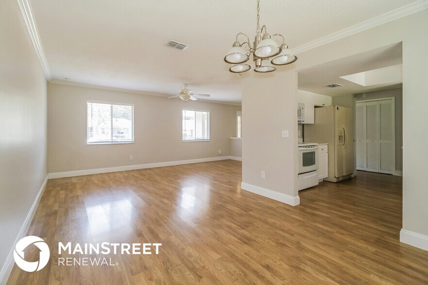 Building Photo - 1333 Sterling Oaks Dr
