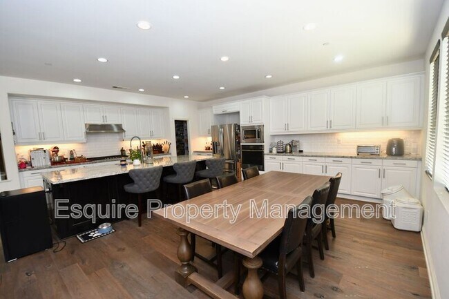 Building Photo - 505 Elm Cottage Ct