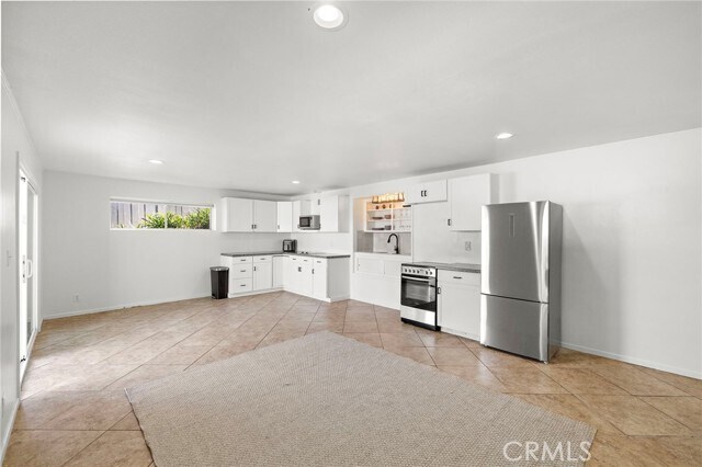 Building Photo - 2120 Temple Hills Dr