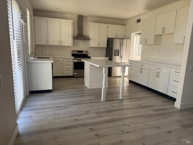 Building Photo - 5216 Academy Dr