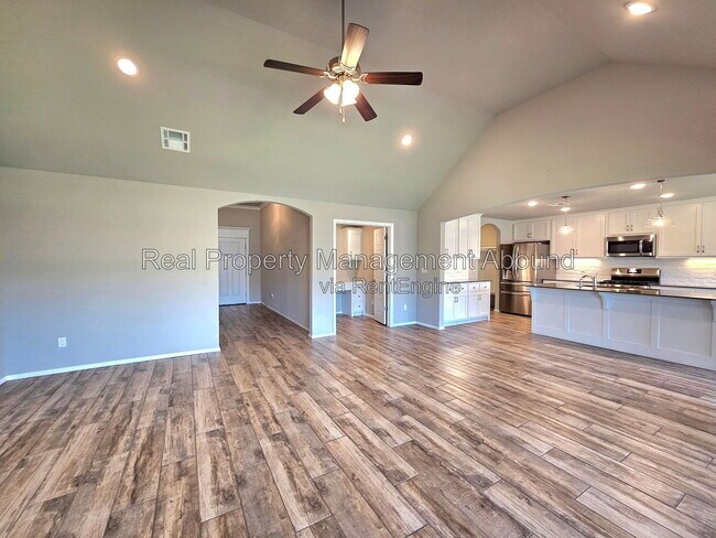 Building Photo - 3706 S 13th Pl