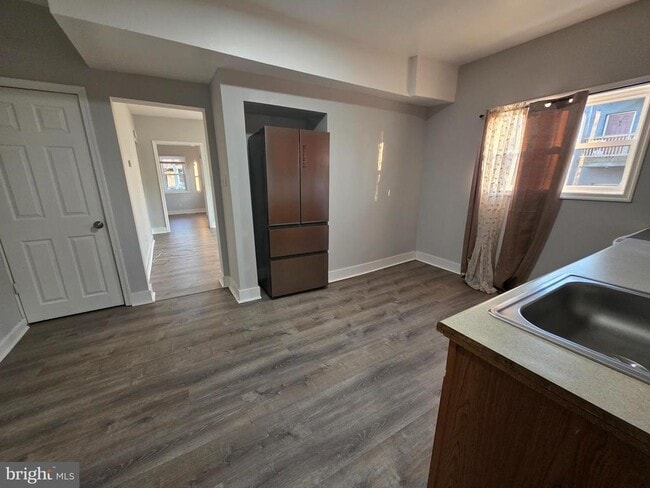 Building Photo - 110 N 4th St.