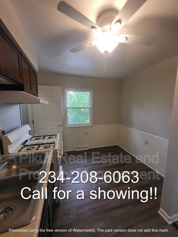 Building Photo - 3639 Albrecht Ave