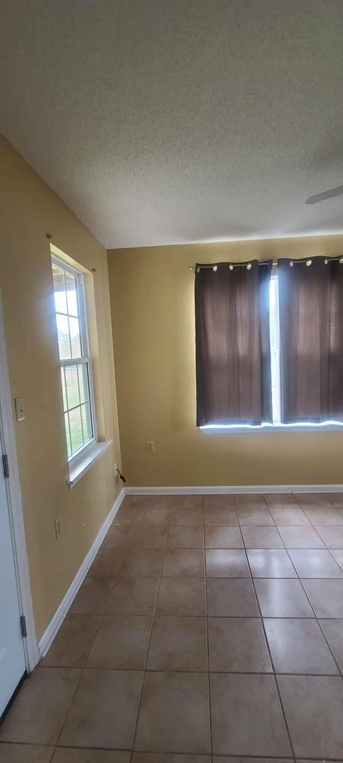 Building Photo - 3835 Cross Creek Trail