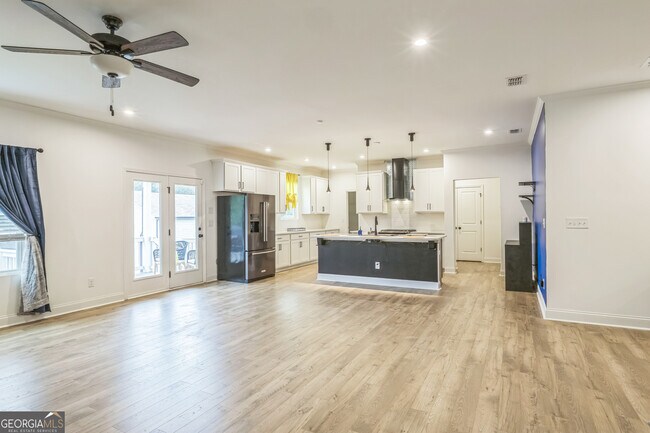 Building Photo - 3682 Bradford Way