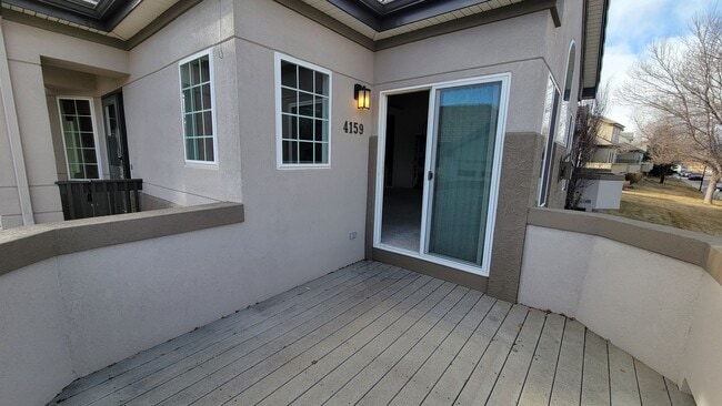 Building Photo - Beautiful Single Story Townhouse with Den & Attached 2-Car Garage