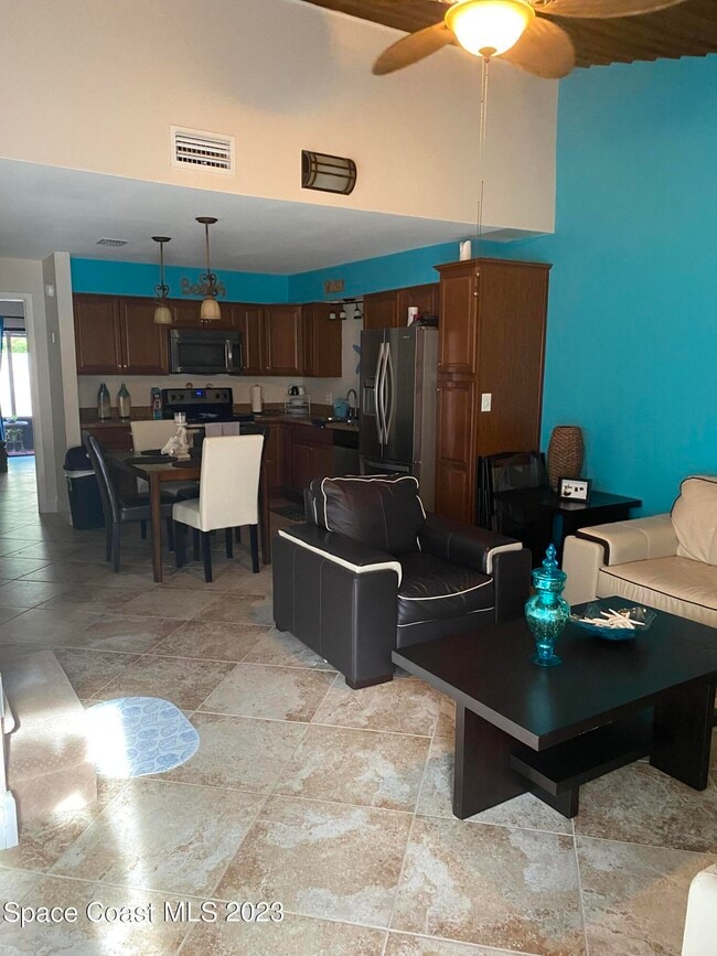 Building Photo - 8056 Sunset Ct