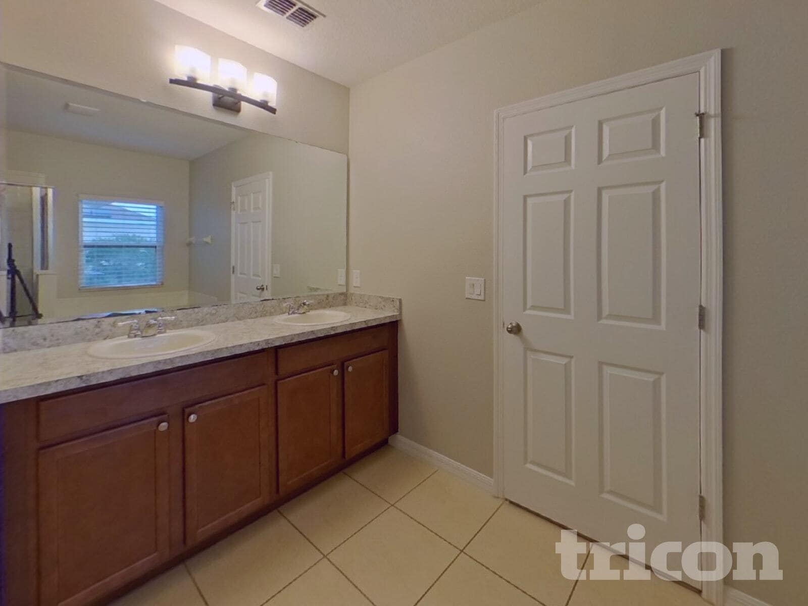 Building Photo - 4925 Rockvale Dr