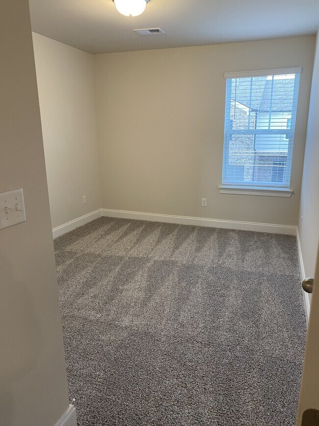 Building Photo - 365 Coleman Ct