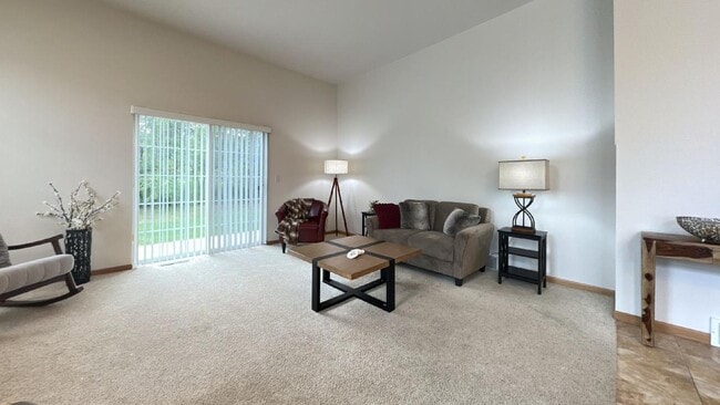 Building Photo - 1214 N 16th Ave