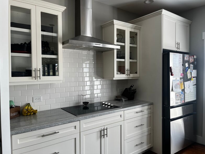 Stovetop with hood - 100 N Homestead Ln