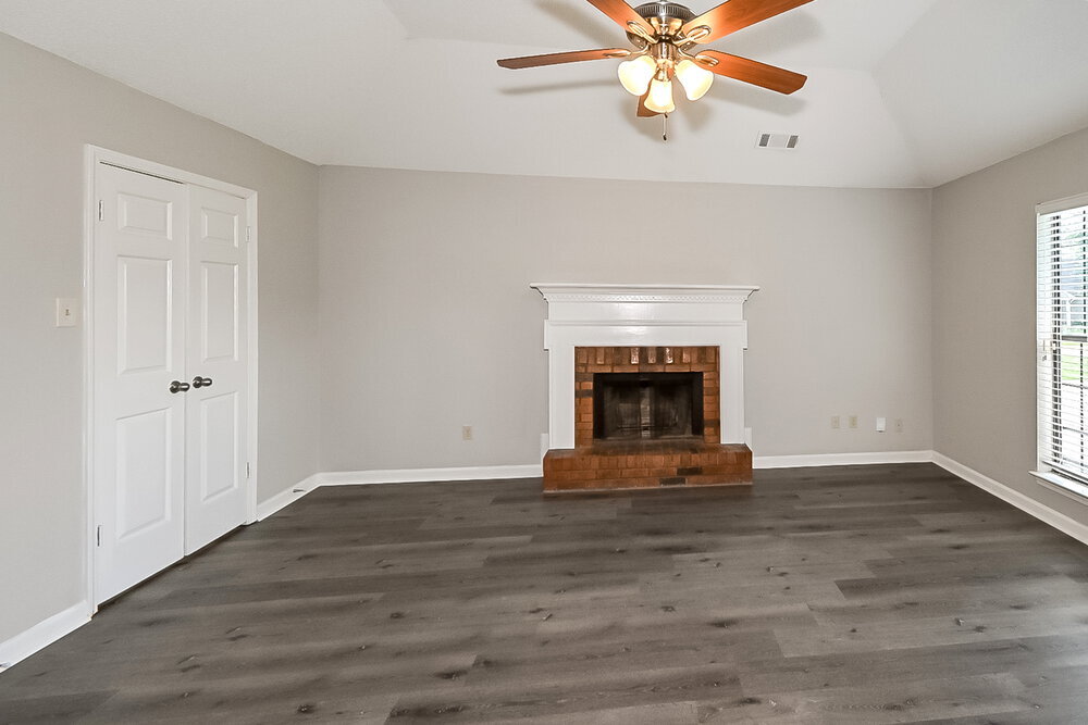 Building Photo - 6594 Pine Top Cir N