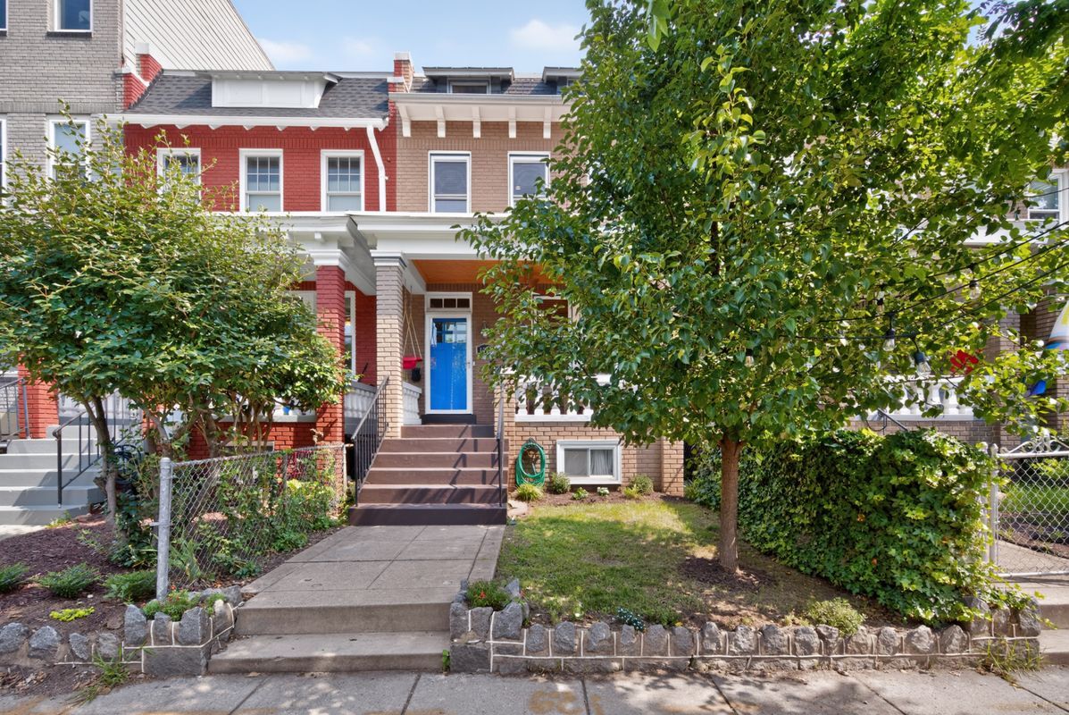 Building Photo - 1308 F St NE
