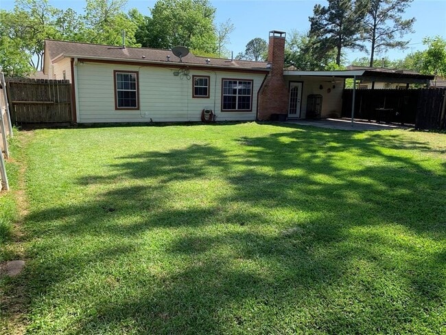 Building Photo - 8318 Highcrest Dr