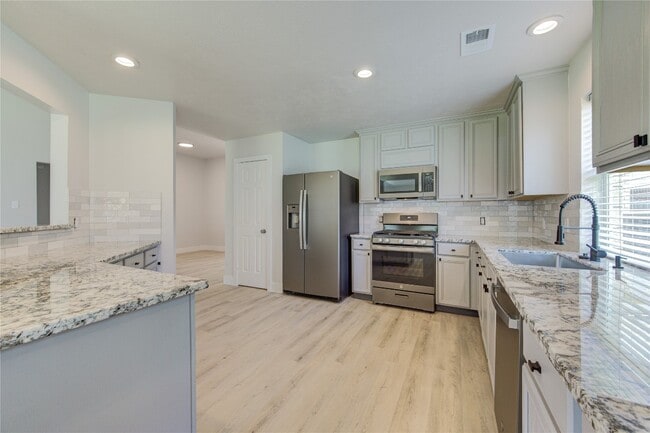 Building Photo - 4931 Lake Catherine Ct