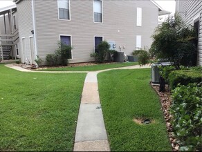 Building Photo - Townhome Close to Lake Conroe
