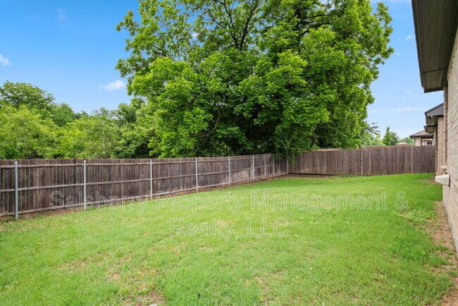 Building Photo - 1636 Town Creek Cir