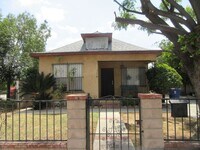 Building Photo - Adorable San Fernando home on O'Melveny