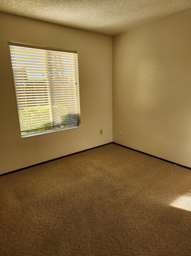 Building Photo - 5345 Eagan Ct