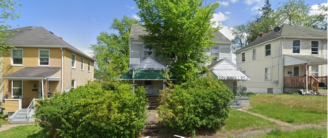 Building Photo - 856 Craig St