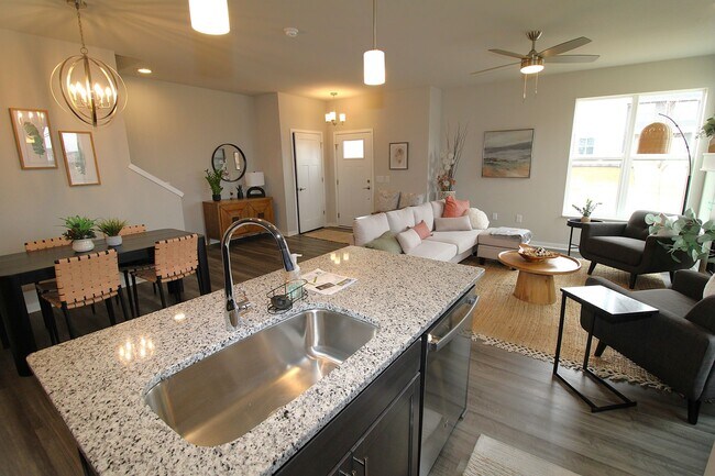 Building Photo - 4818 Suelo Rd