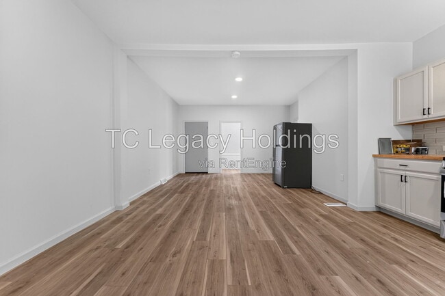 Building Photo - 87 Crisfield St