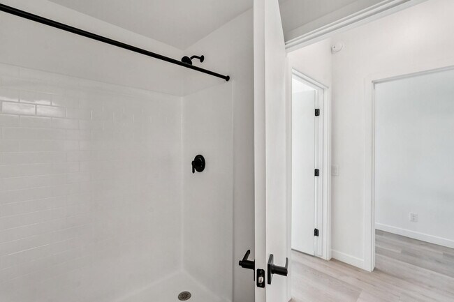 Building Photo - 1030 N 1st St