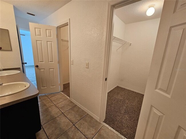 Building Photo - 16309 Fairford Palms Ct