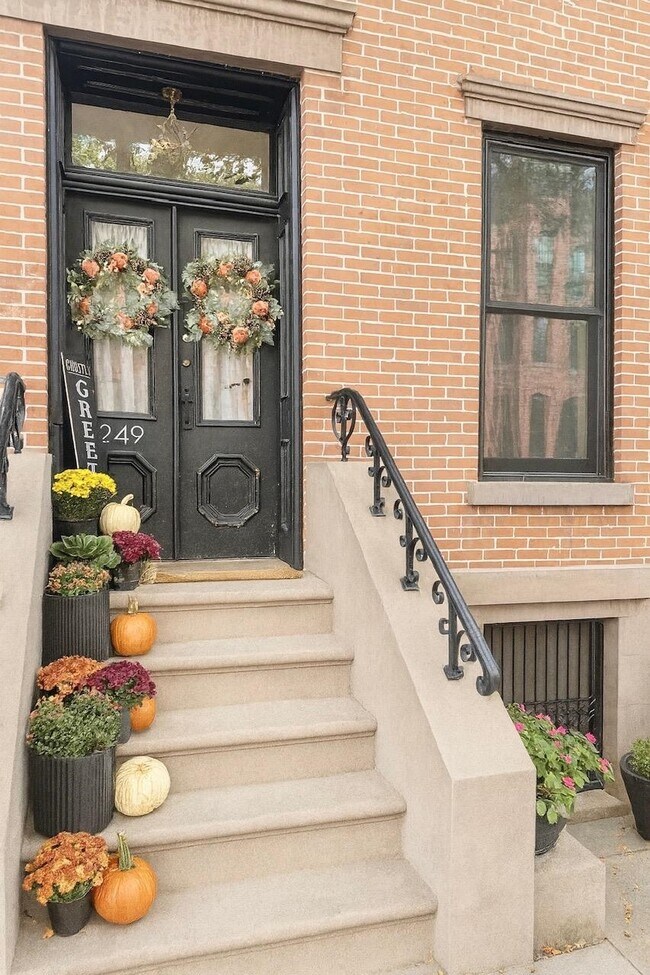 Building Photo - 249 4th St