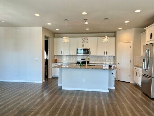 Building Photo - 9150 W 100th Way