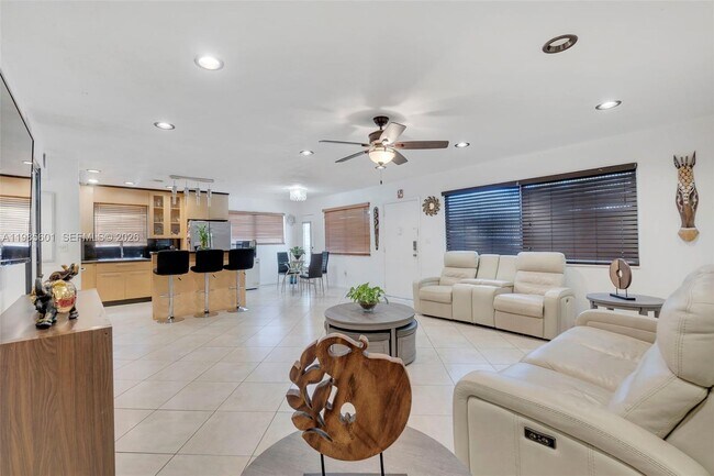 Building Photo - 11685 Canal Dr