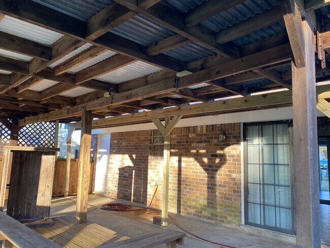 Building Photo - Edgewood Place subd. West Mobile 3/2 Large...