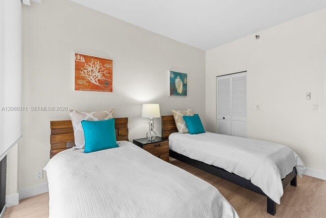 Building Photo - 251 Crandon Blvd
