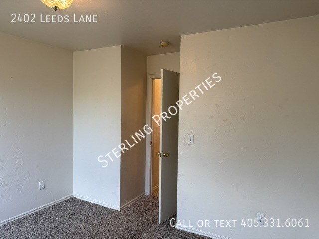 Building Photo - 2402 Leeds Ln