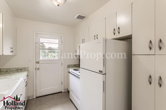 Building Photo - 5th 224-232 -Reside with me LLC