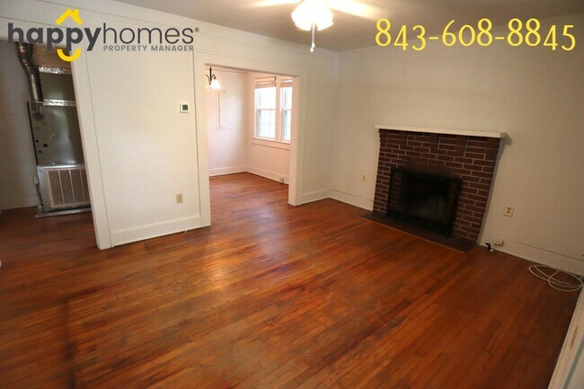 Building Photo - Cozy 2 bedroom 1 bath home in trendy Riverland Terrace!