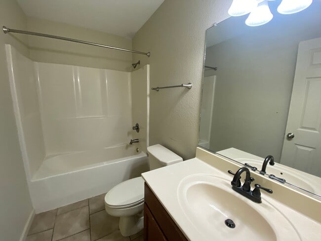 Building Photo - Beautiful 3bed/2bath home in West Jonesboro