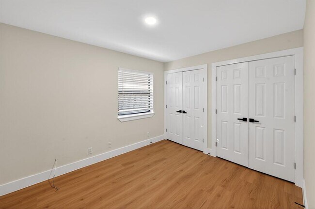 Building Photo - 5928 Signal Point