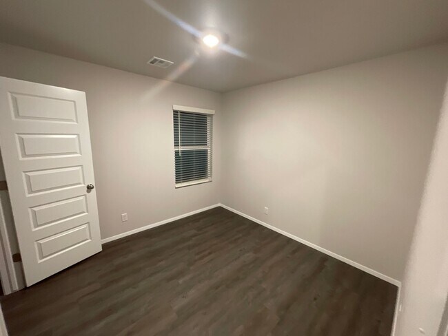 Building Photo - *Zero Regrets with Free Rent + Amazon Cash* Three Bedroom | Two Bath Home in Robinson Ranch