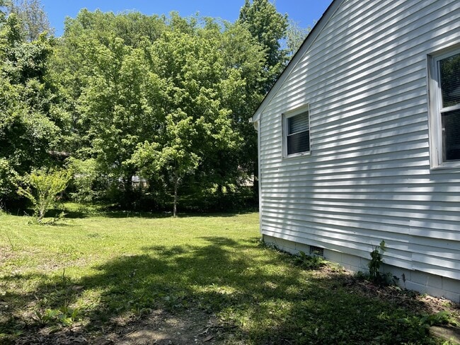 Building Photo - "Charming 3-Bed Home on Cherry Tree Drive ...