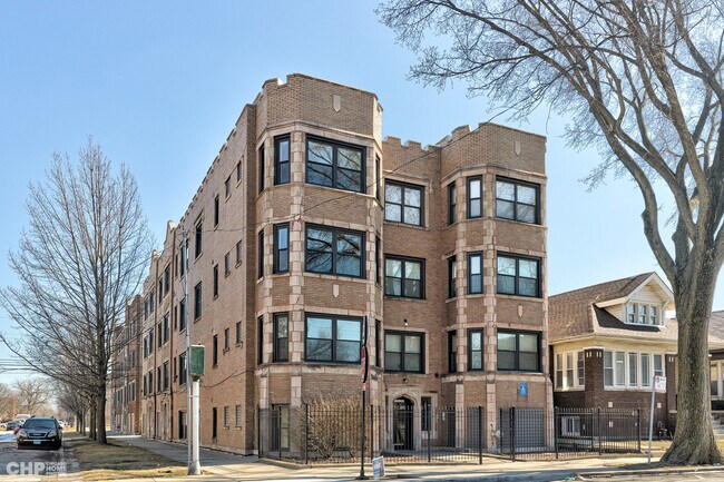 Building Photo - 8101 S Loomis Blvd