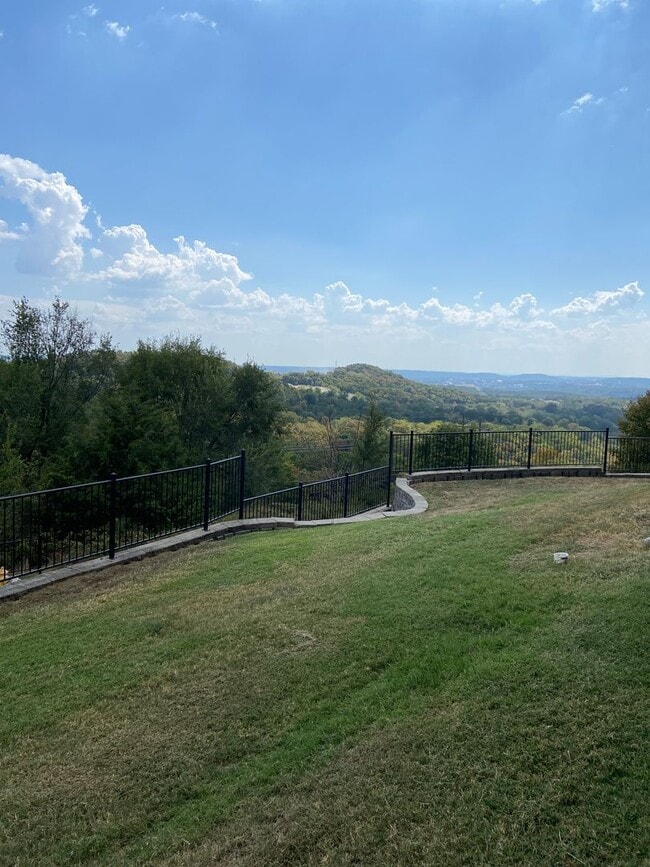 Building Photo - Condominium in Sycamore Ridge