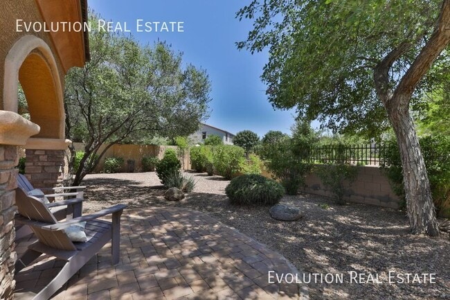 Building Photo - 3067 E Palmdale Ln