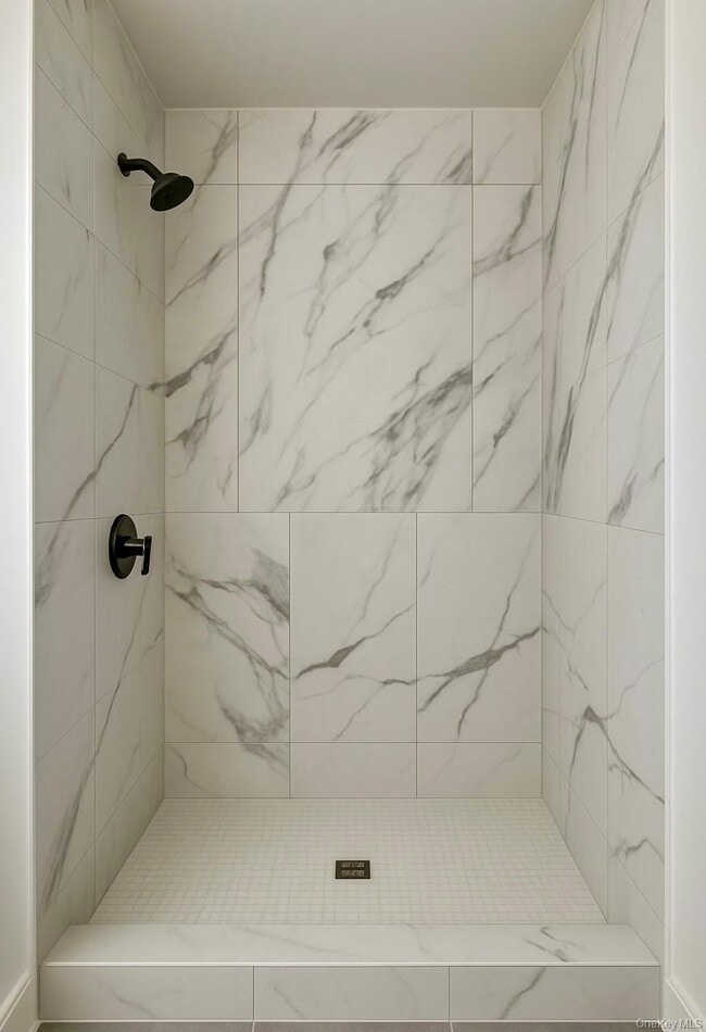 Building Photo - 356-370 Bayview Ave