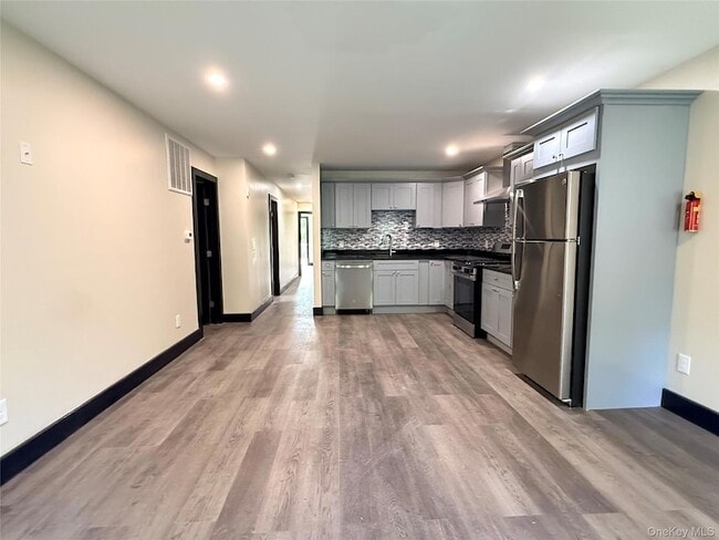 Building Photo - 268 Carpenter Ave