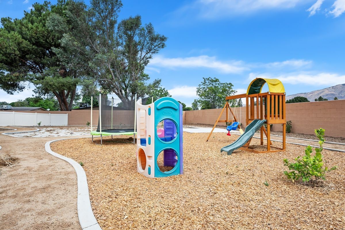 Building Photo - 475 Camellia Way