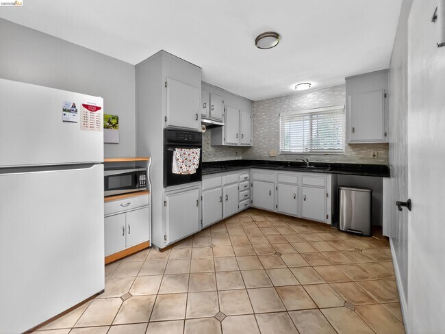 Building Photo - 2928 Rio Grande Dr