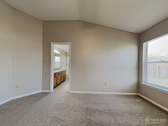 Building Photo - 3925 Hideaway Lane