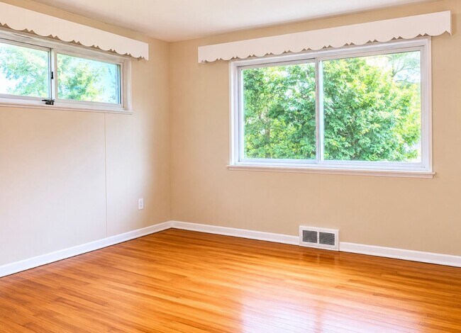 Building Photo - Charming 3-Bedroom Home with Hardwood Floors, Garage & Private Patio